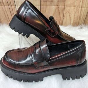 Steve Madden Lolo Red Black Chunky Lug Sole Loafer size 6 NWOB